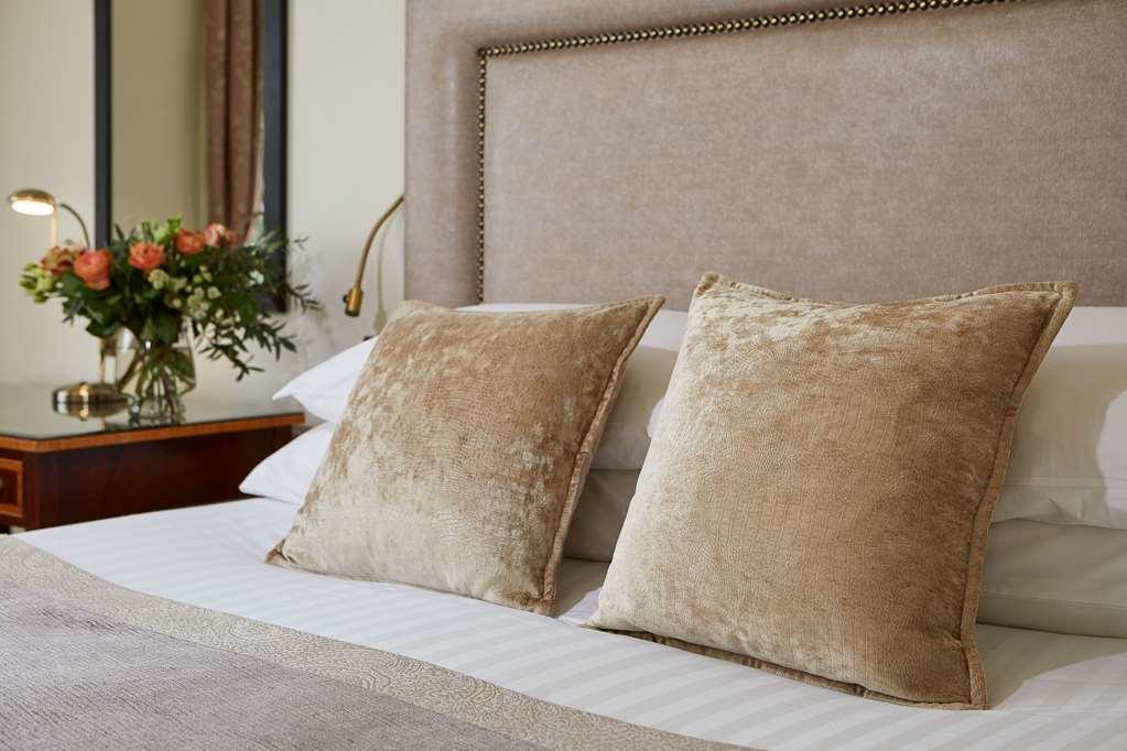 Macdonald Frimley Hall Hotel & Spa Кемберлі Номер фото
